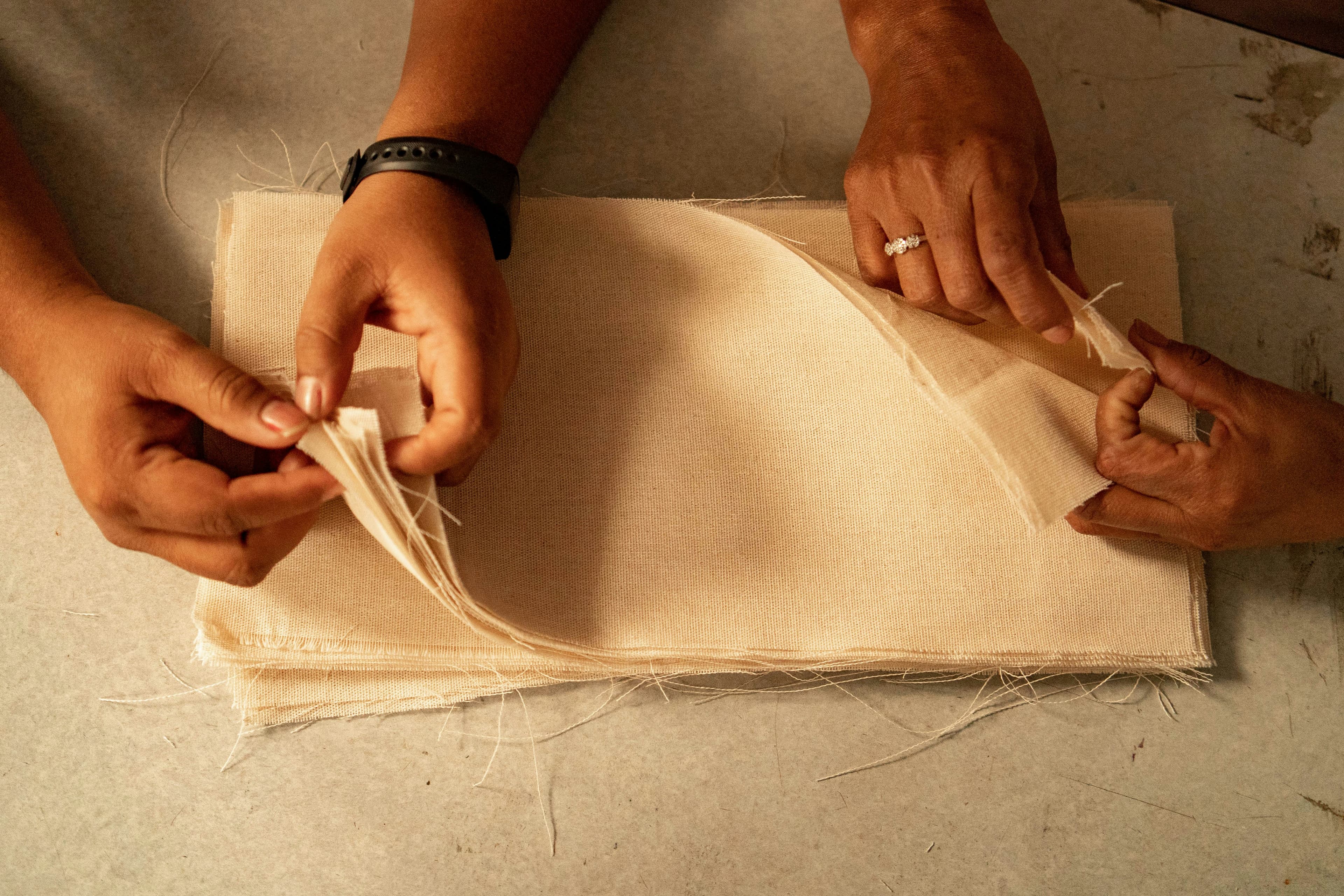 Factory-direct custom apparel production for Stoffe
